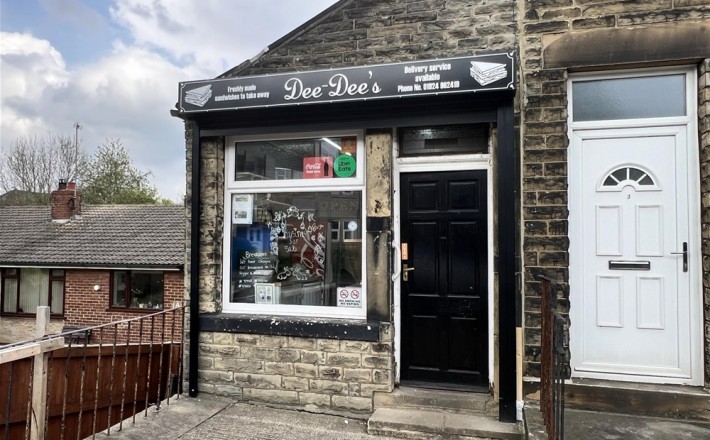 Dee-Dee's, Liversedge